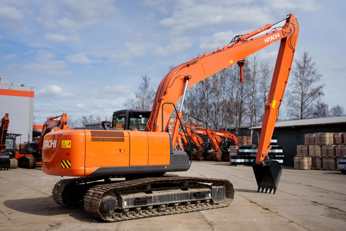 Экскаватор со сверхдлинным рабочим оборудованием Hitachi ZX200 LC 5G SLF