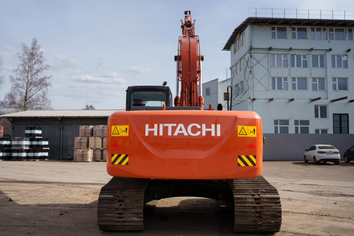 Экскаватор со сверхдлинным рабочим оборудованием Hitachi ZX200 LC 5G SLF