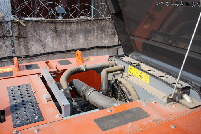 Экскаватор со сверхдлинным рабочим оборудованием Hitachi ZX200 LC 5G SLF