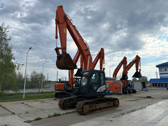 Б/у экскаватор гусеничный ZX200-5A