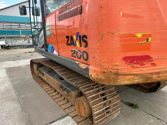 Б/у экскаватор гусеничный ZX200-5A