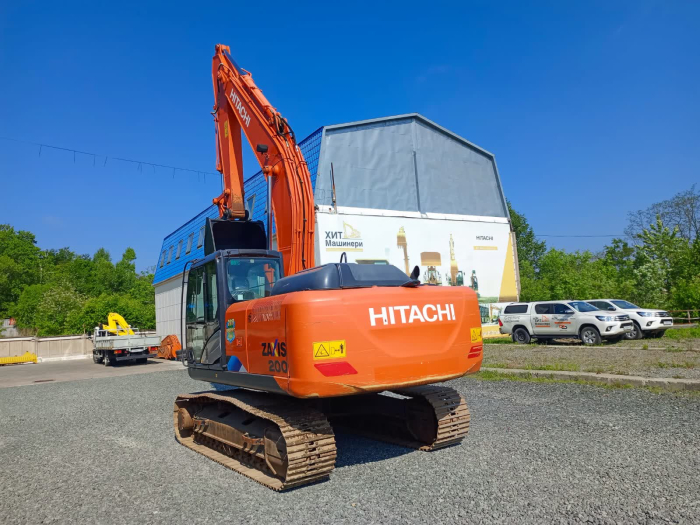Б/у экскаватор гусеничный ZX200-5A
