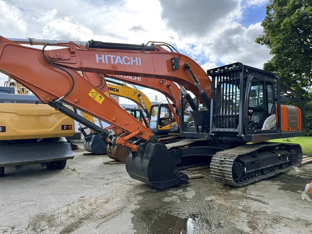 Новые экскаваторы HITACHI в лесном исполнении уже в наличии!