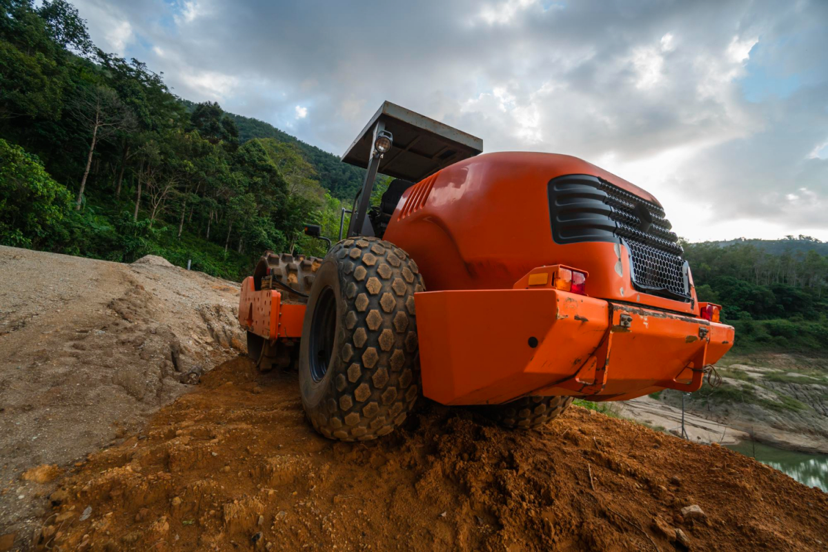 Вес бульдозера: от чего зависит и на что влияет