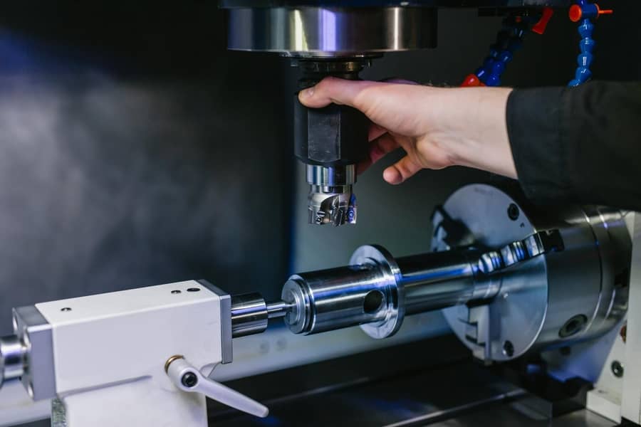 Фрезерные работы на станке