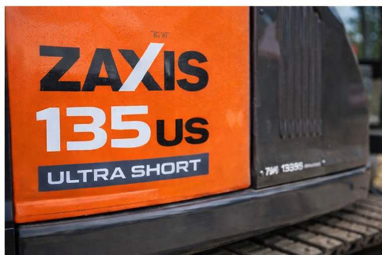 hitachi-zaxis-135us-photo-4