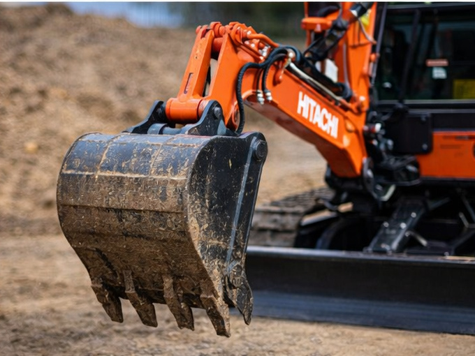 hitachi-zx33u-5a-photo-4